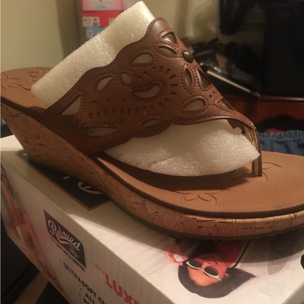 Skechers Sandals *New in Box*